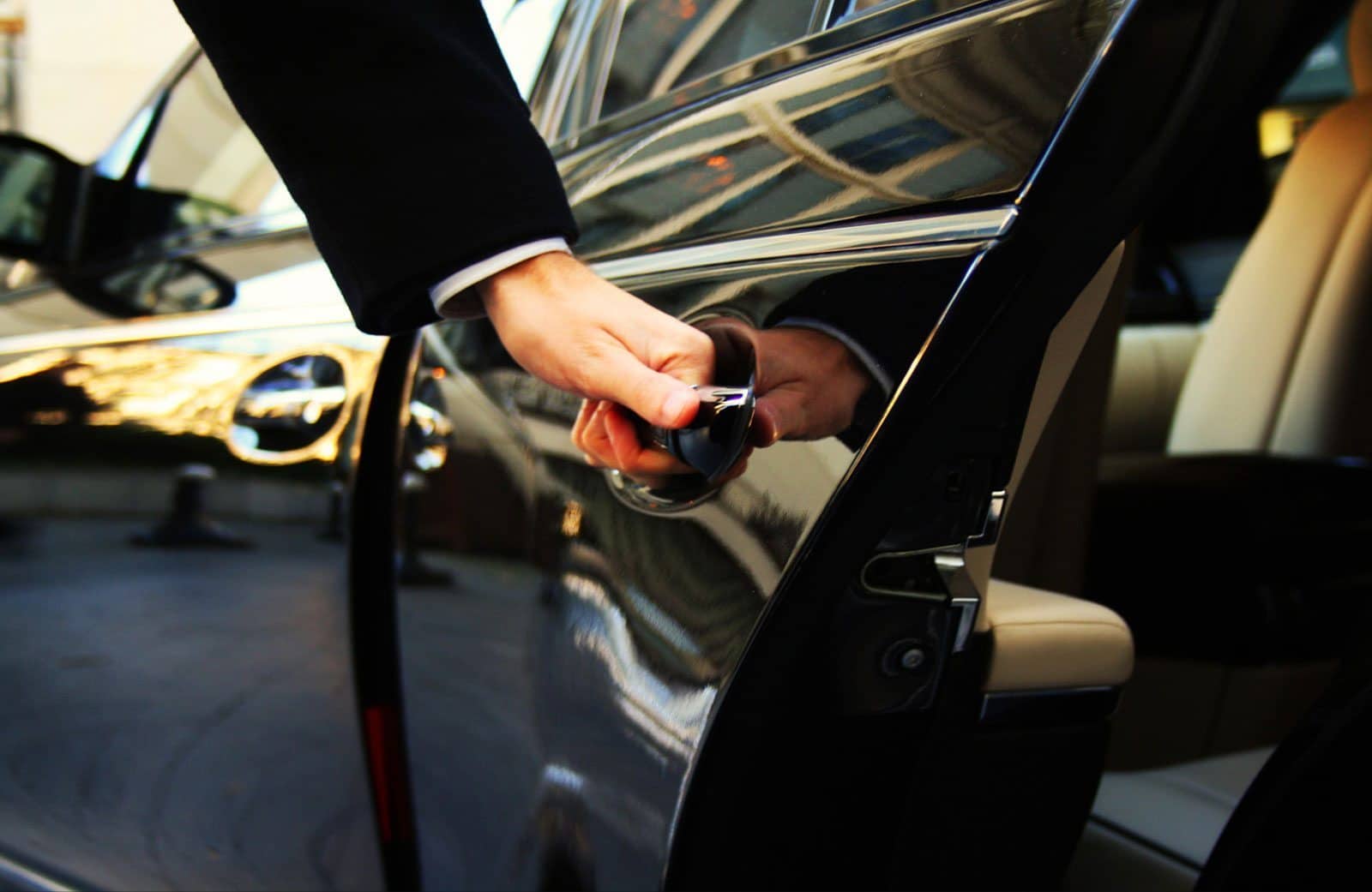 Point-to-point car service versus rideshare: Which is a better option